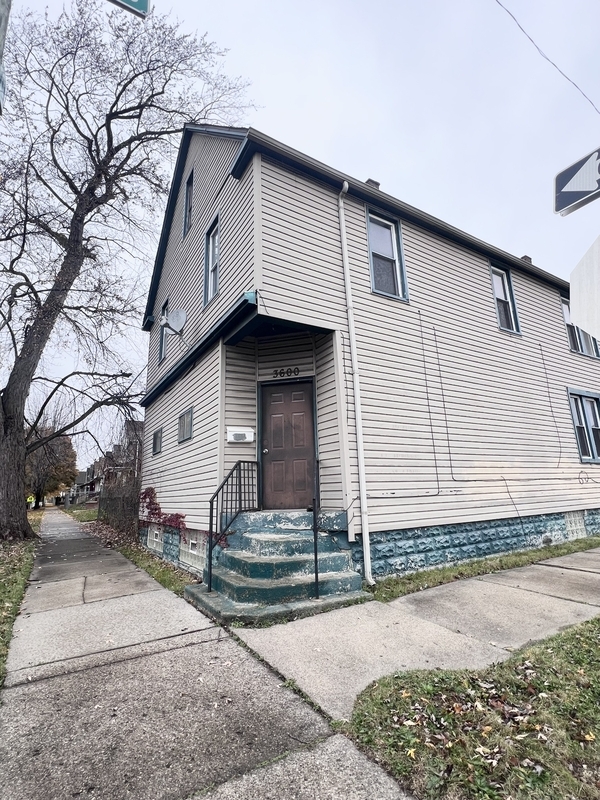 Primary Photo - 3600 Clippert St