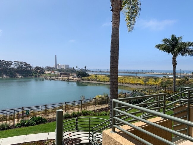 Building Photo - Major Ocean & Lagoon Views from this Beautiful 2 Master Bedroom + Den Ocean Pointe Condo!