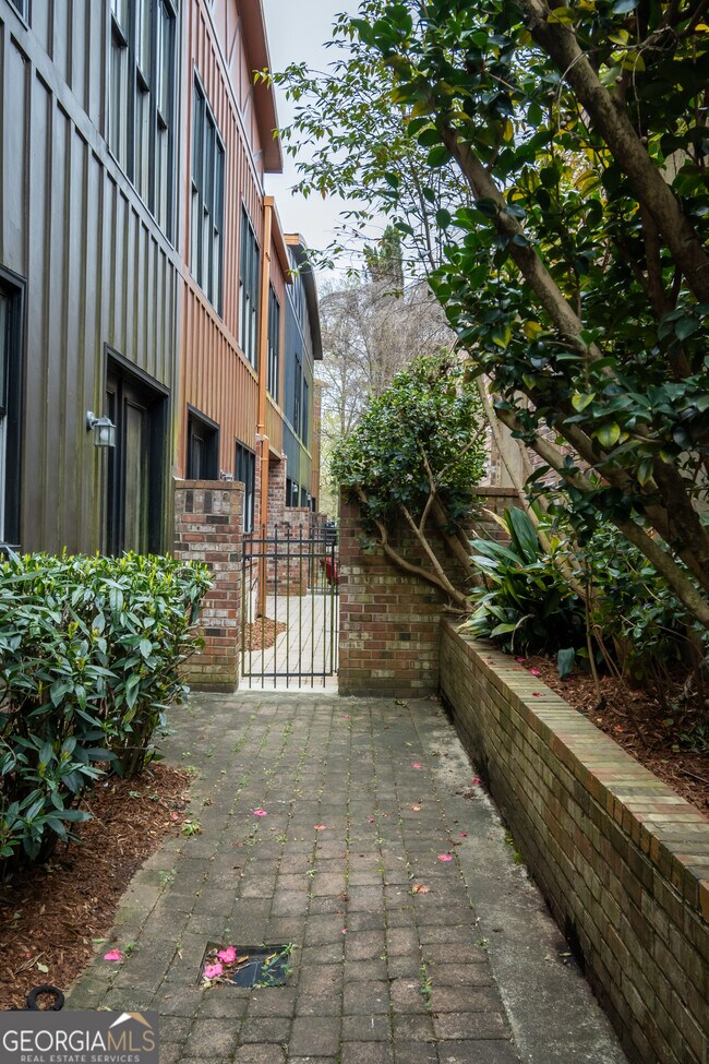 Building Photo - 118 Ruth Dr