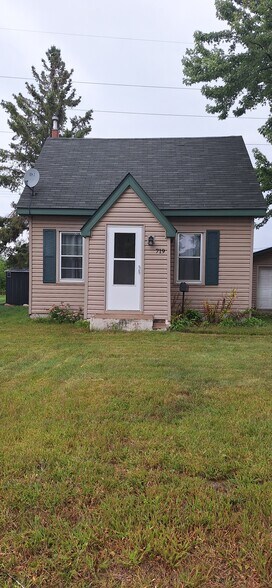 Primary Photo - 719 Polk St