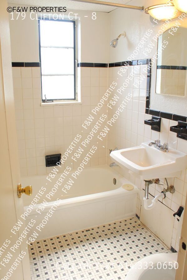 Building Photo - 179 Clifton Ct