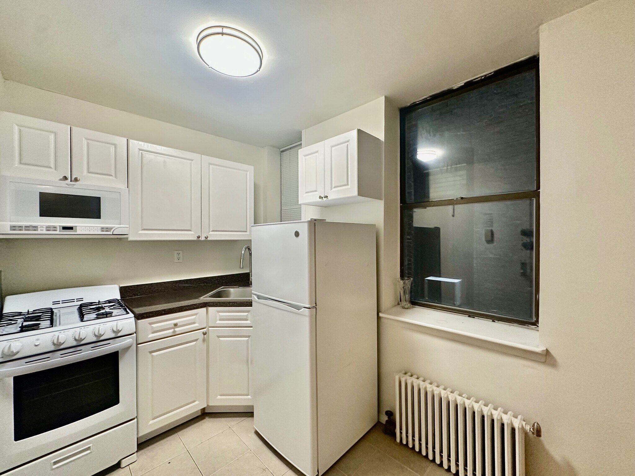 Building Photo - 953 Amsterdam Ave