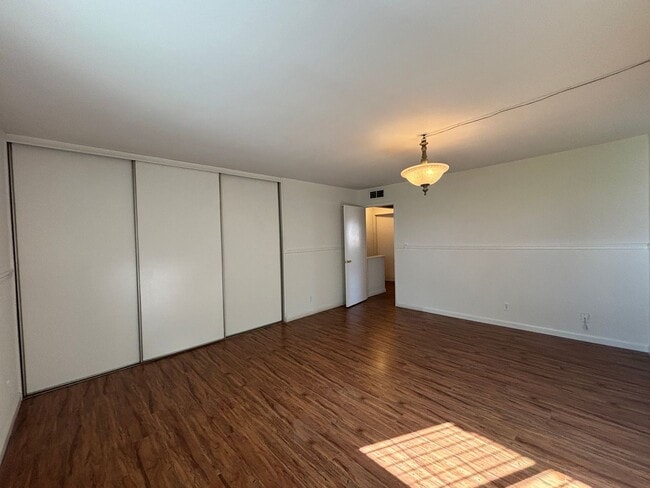 Building Photo - 5164 E Ashlan Ave