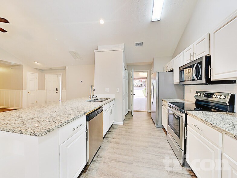 Building Photo - 312 Reisling Dr
