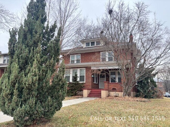 Building Photo - 1901 Avon Rd SW