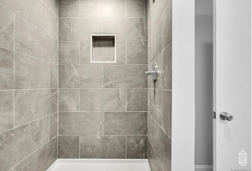 Building Photo - 183 Vesper St