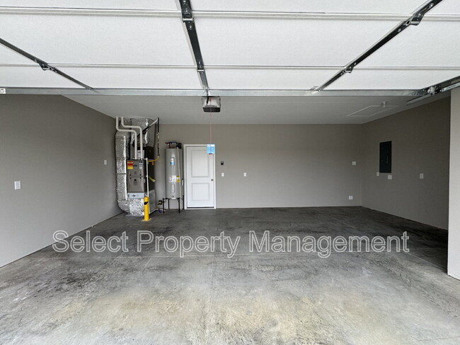 Building Photo - 1032 Matteotti Avenue