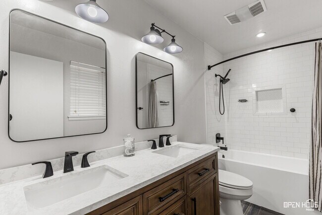Building Photo - 4805 Big Bend Dr