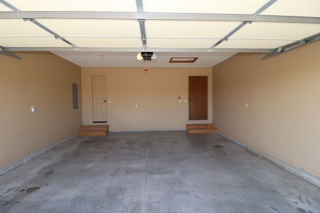 Building Photo - Country House for rent