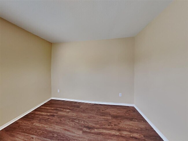 Building Photo - 6018 Hendricks Pass Dr