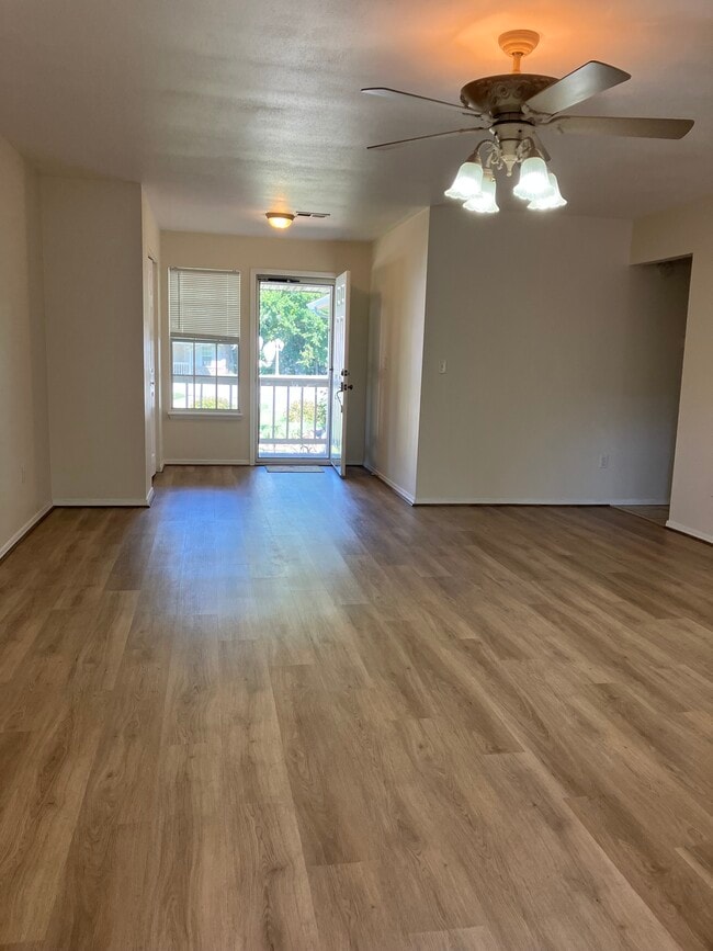 Building Photo - 8632 Golf Creek Dr