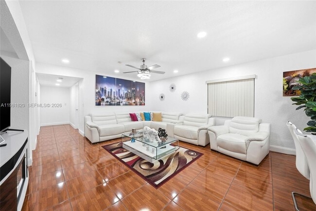 Building Photo - 2875 NW 9th Ct