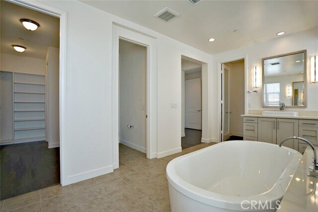 Building Photo - 2448 E Roughneck Pl