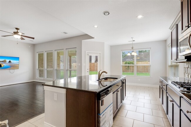 Building Photo - 1227 Martinez Ct