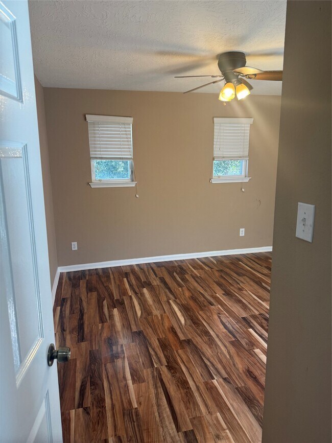 Building Photo - 15326 Trinity Meadow Dr