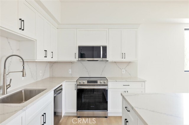 Building Photo - 4827 Oakwood Ave