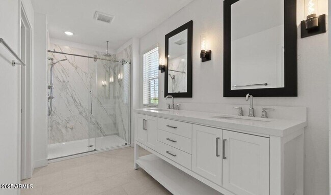 Building Photo - 8018 W Griswold Rd