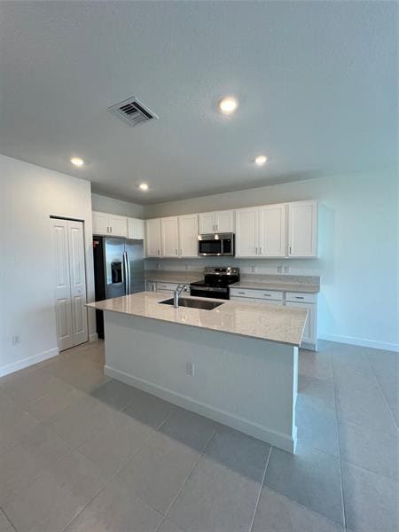 Building Photo - 655 SE Lk Fls St