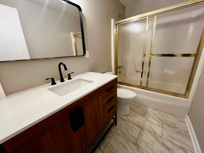 Building Photo - 31 Tilegate Glen