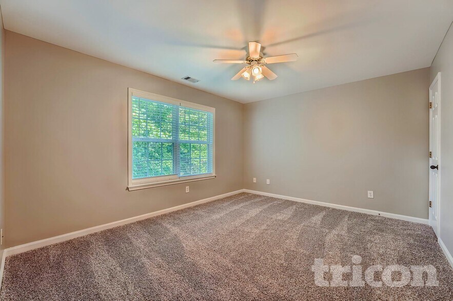 Building Photo - 2242 Rosemoore Walk NE