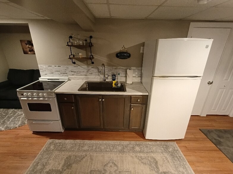 Building Photo - 27 Claulise Ln