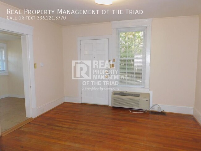 Building Photo - 1 Bedroom/1Bathroom apartment in Historic ...