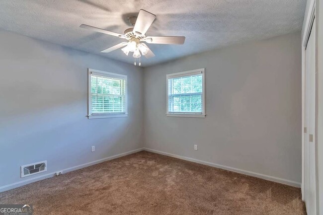 Building Photo - 759 Glen Cir SW