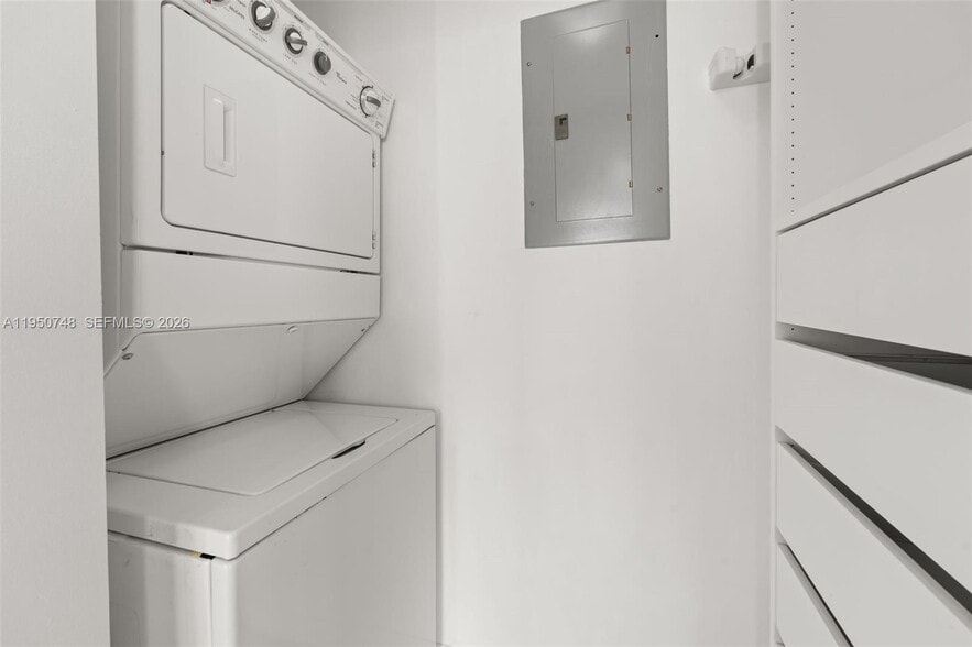 Building Photo - 244 Biscayne Blvd