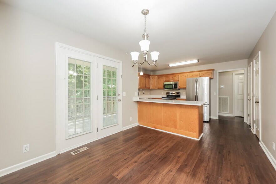 Building Photo - 151 Braxton Ln E