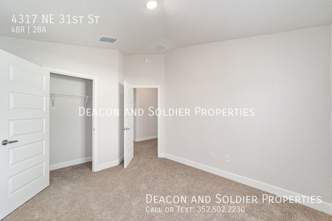 Building Photo - 4317 NE 31st St