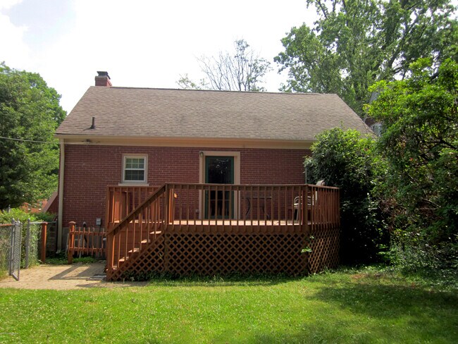 Building Photo - 442 Bauer Ave