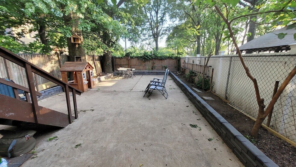 Building Photo - 45 Gautier Ave