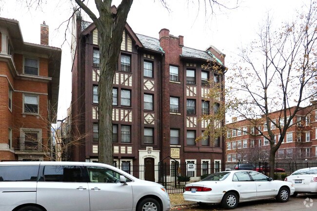 Building Photo - 5516 N Kenmore