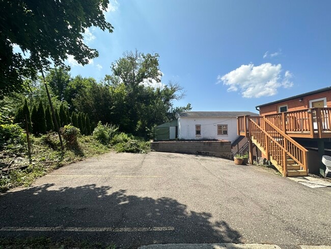 Building Photo - 116 Oak Hill Ave Ave