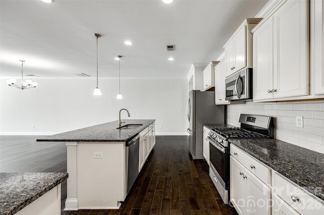 Building Photo - 1412 Bramblewood Dr