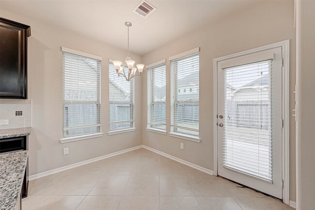 Building Photo - 2111 Post Oak Ct