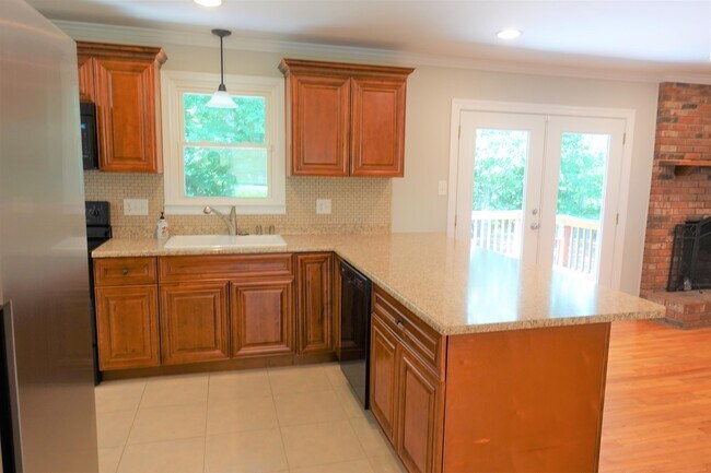 Building Photo - 115 Konnarock Cir