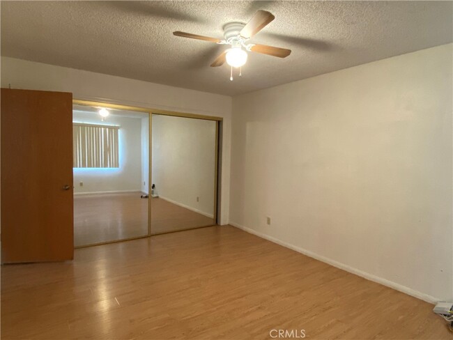 Building Photo - 1056 Sombra Way