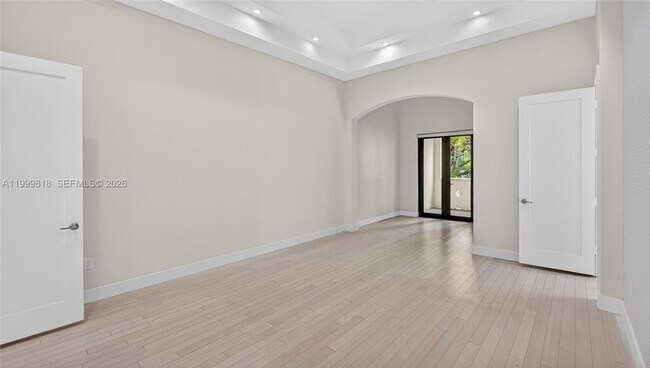 Building Photo - 622 Malaga Ave