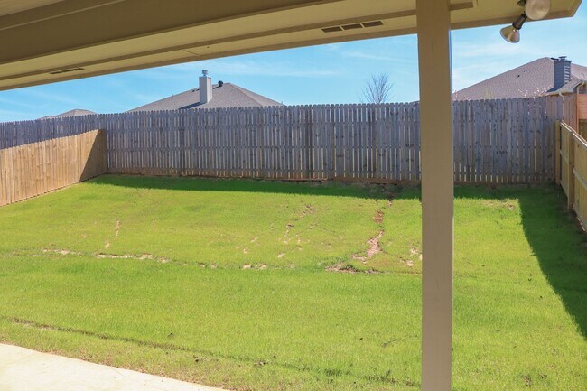Building Photo - 5421 Meadow Ridge Dr