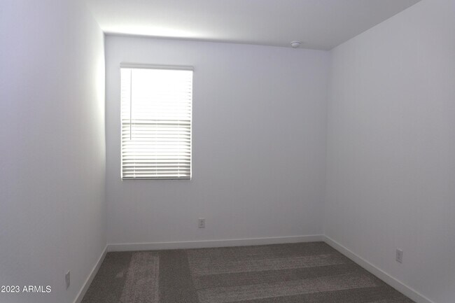 Building Photo - 9316 W Sells Dr