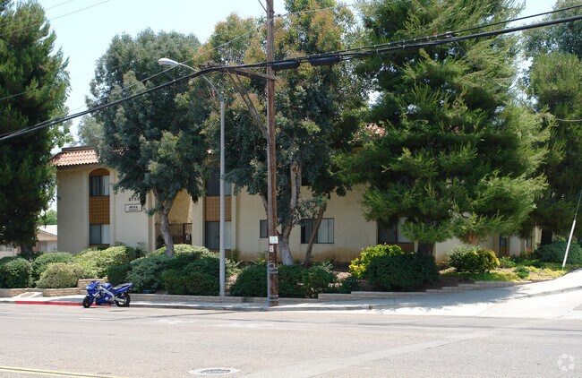 Building Photo - 8755 Mesa Rd