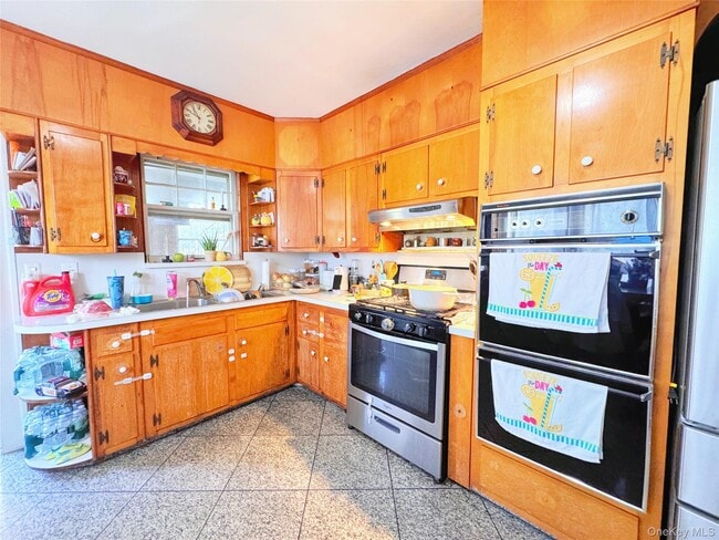 Primary Photo - 37 Wolfle St