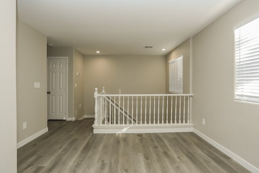 Building Photo - 9937 Fountain Walk Ave