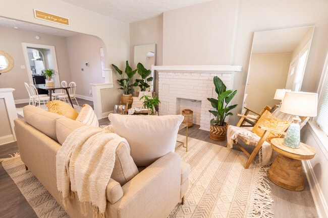 Building Photo - 1125 Wilson Ave