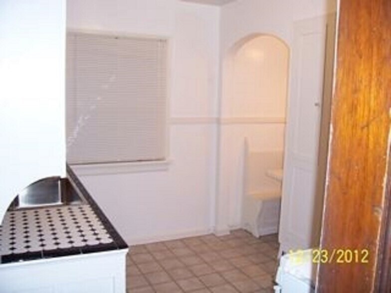 kitchen - 1110 S 900 E