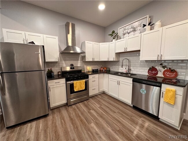 Building Photo - 1988 South Park Ave