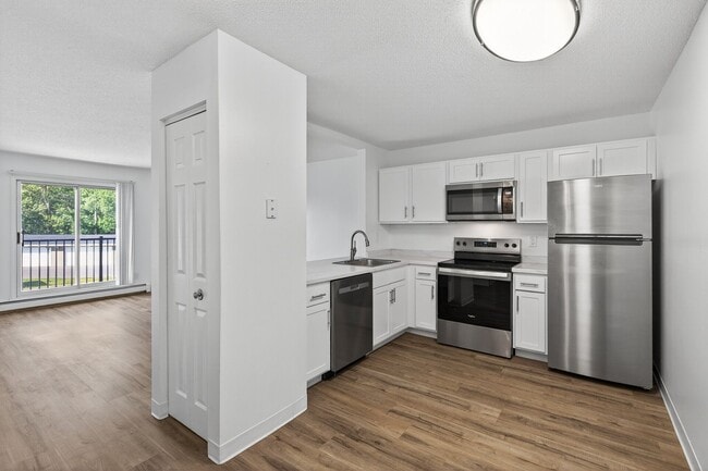 Building Photo - Lexington Hills