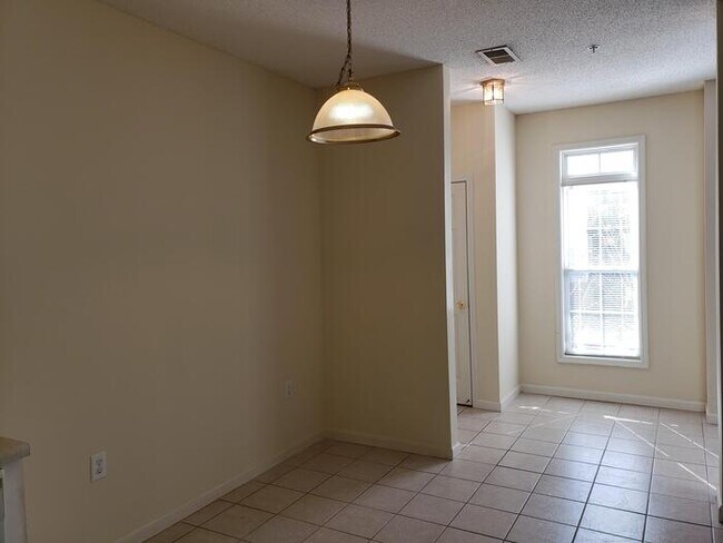 Building Photo - Condo for Rent in Brier Creek area