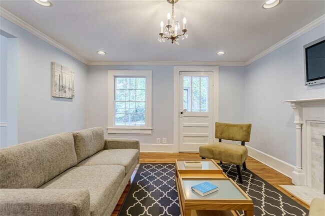 Building Photo - 1987 Knight Ct SE